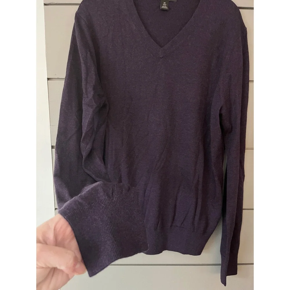 Banana Republic Luxury Blend Mens V Neck Sweater Purple‎ M Silk Cotton Cashmere